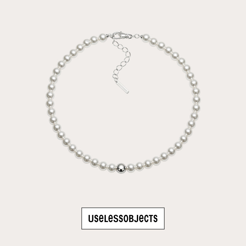 Essential silver pearl necklace