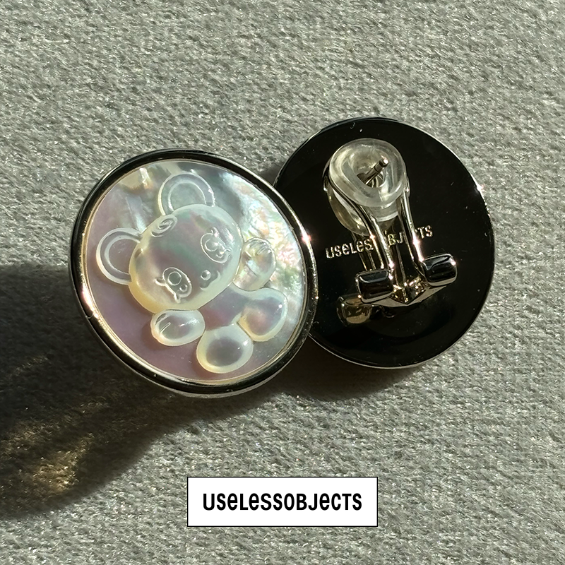 Feifei Carved Mother-of-Pearl Earring Clip