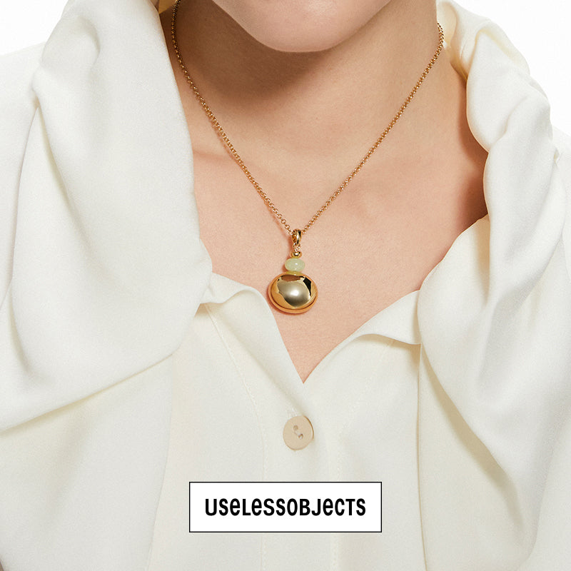 Essential Hulu necklace