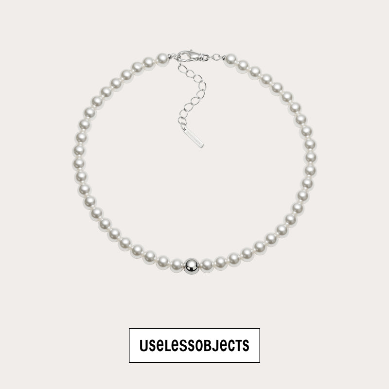 Essential silver pearl necklace